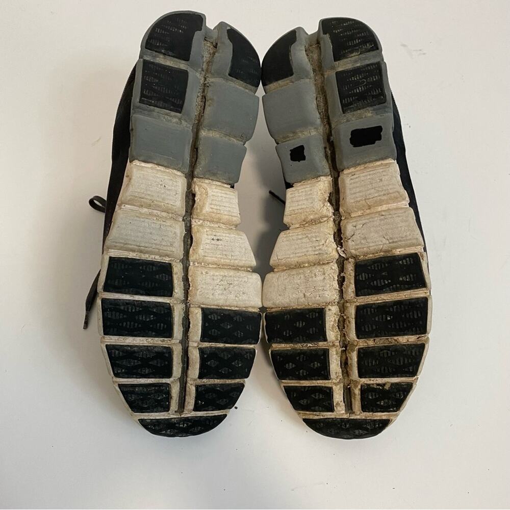On Running Men's Cloudflow Sneakers Black White Size 9 - Picture 3 of 8